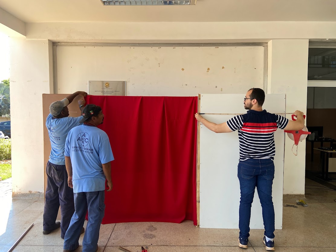 A cabine foi construída com placas de MDF